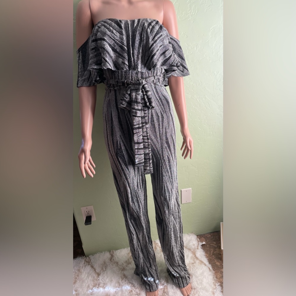 New jumpsuit no tags